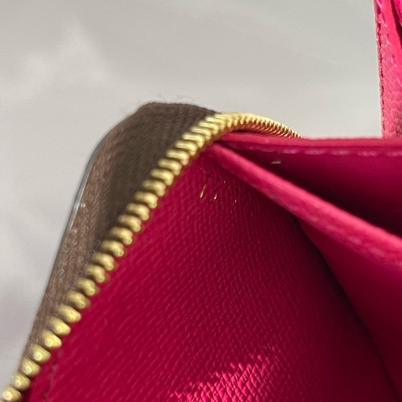 Limited Edition LV Patches Short Wallet EUC ♥️ - Picture 6 of 11